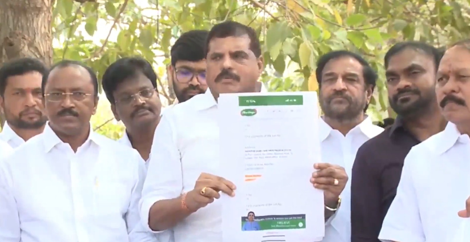 శాసన మండలిలో బొత్స దూకుడు… లడ్డూ వివాదం నుంచి వ్యాపార అనుబంధాల వరకు గుట్టు విప్పుతానన్న హెచ్చరిక!