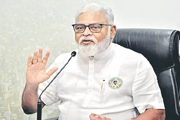 విశాఖలో కాపు నేతల గోప్య సమాలోచన.. రాష్ట్ర రాజకీయాల్లో కొత్త సంకేతాలా?